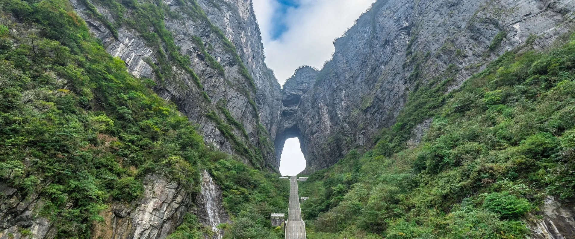 The 999 steps climbing through the forest to Tianmen Cave in Zhangjiajie